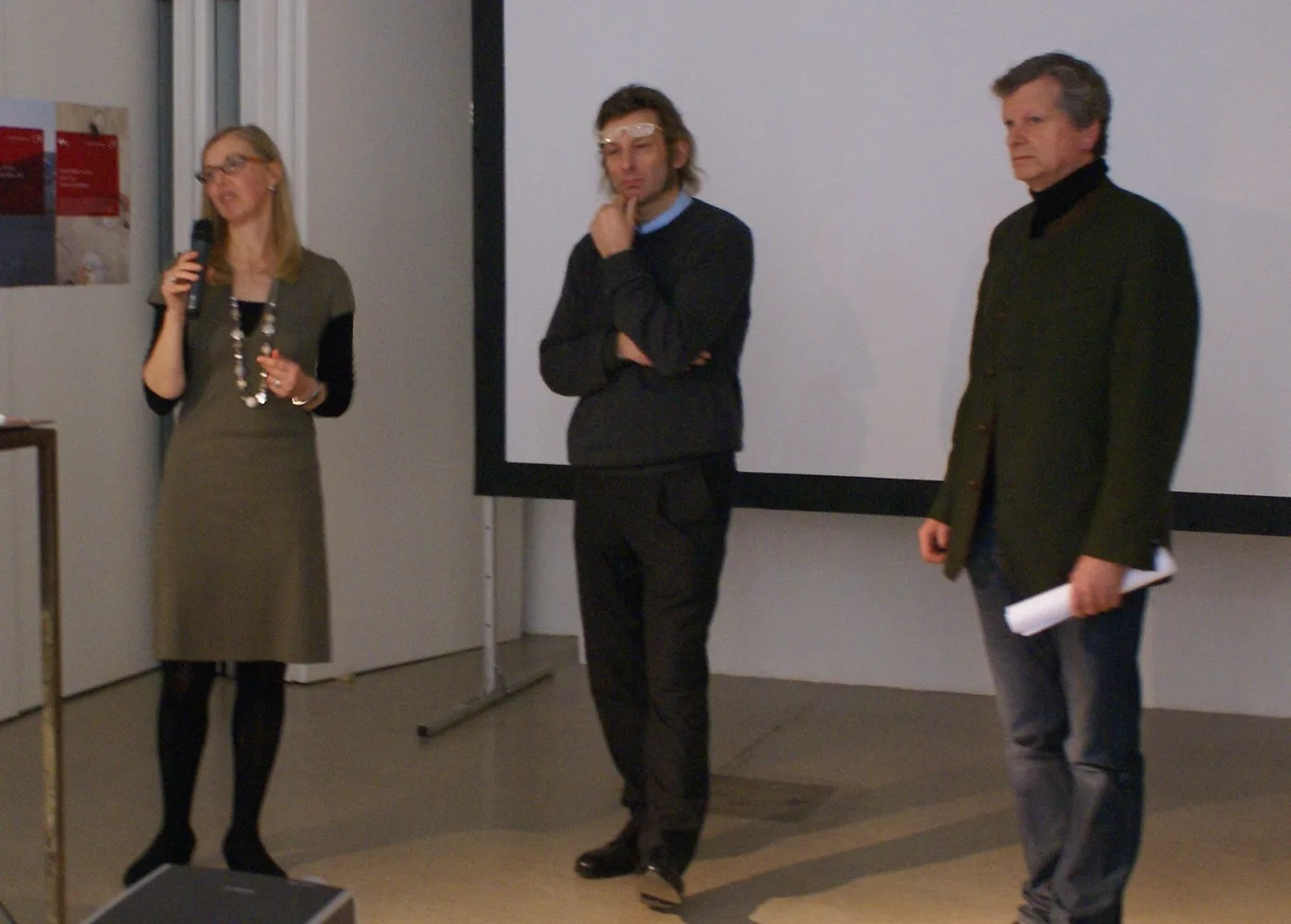 © TU Graz - Institut für Wohnbau Im Gespräch: (v.li.) Martina Decrinis (Initiative Obdach), Andreas Lichtblau (i_w), Peter Köstenberger (Bürgermeister von Obdach)