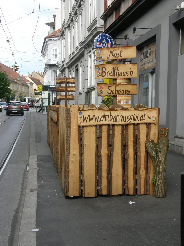 © Elisabeth Kabelis-Lechner gastgarten leonhardstraße detail