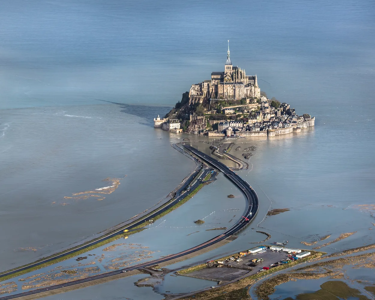 Der Steg zum Mont Saint Michel