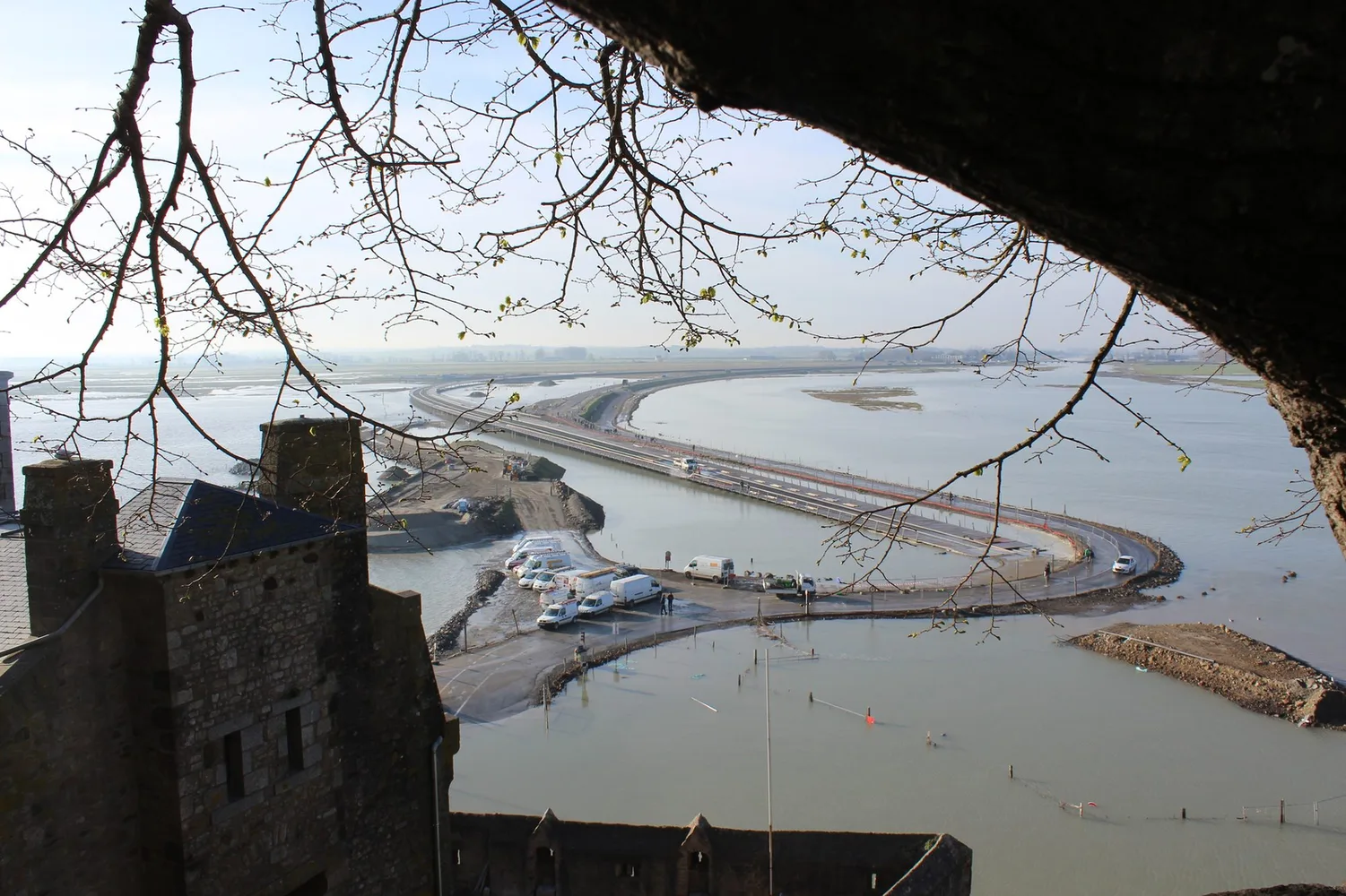 © Mathias Neveling Der Steg zum Mont Saint Michel