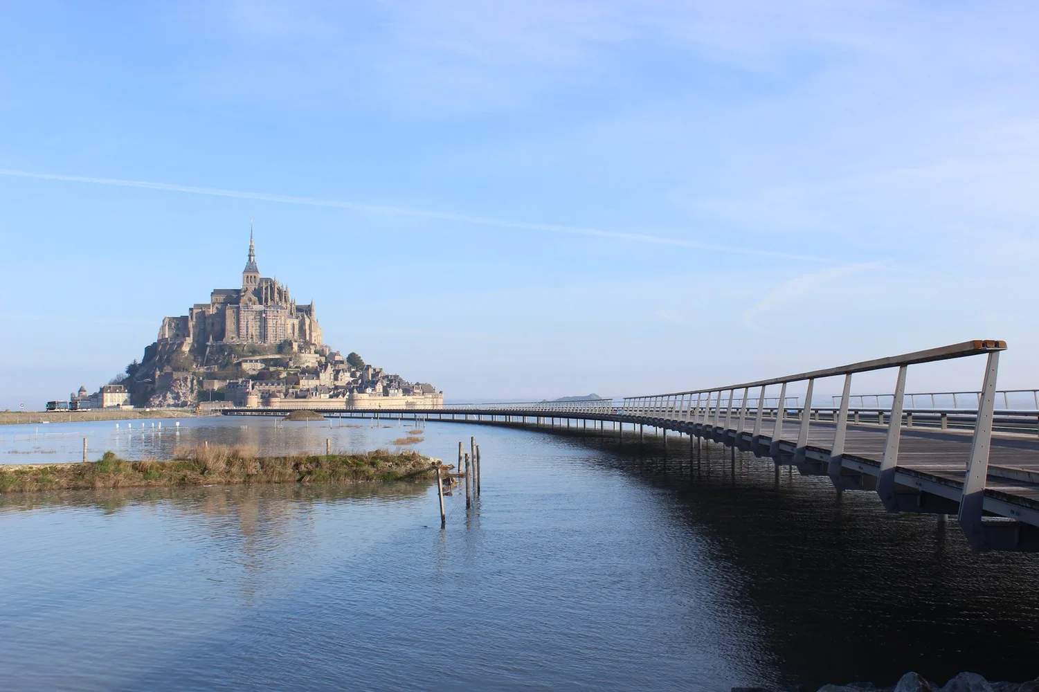 © Mathias Neveling Der Steg zum Mont Saint Michel