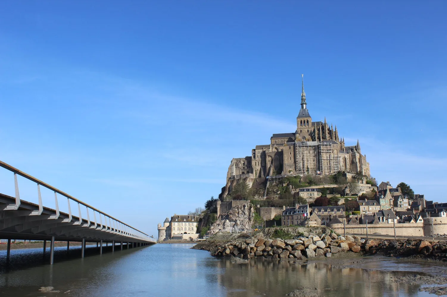© Mathias Neveling Der Steg zum Mont Saint Michel