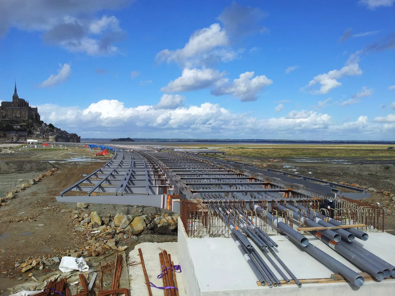 © Dietmar Feichtinger Architectes Der Steg zum Mont-Saint-Michel