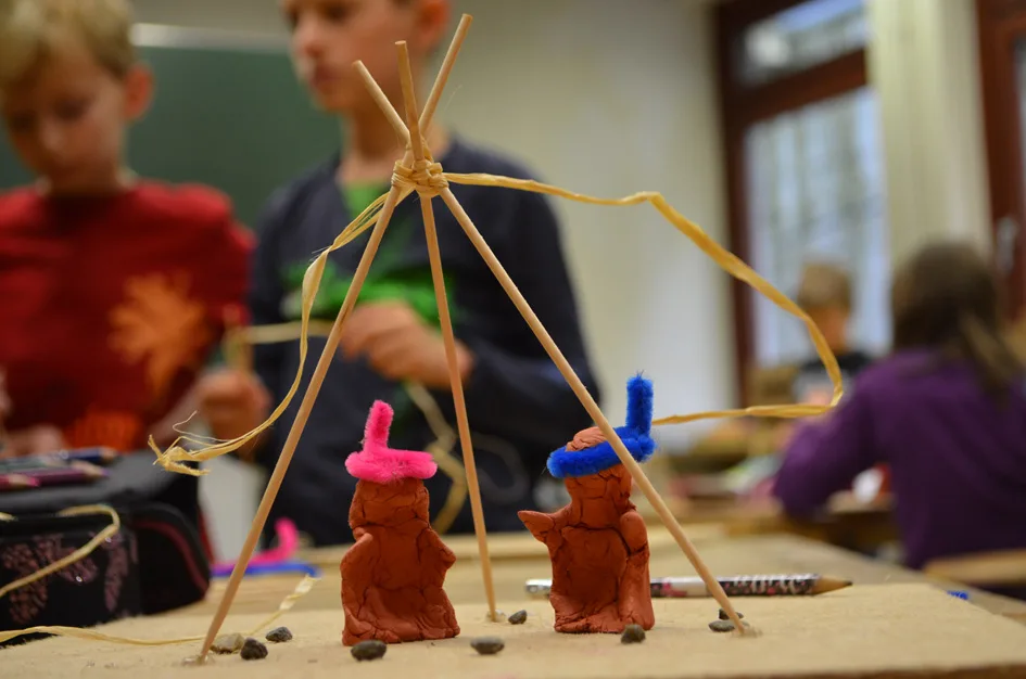 Schul_Nomaden im Pausenhof