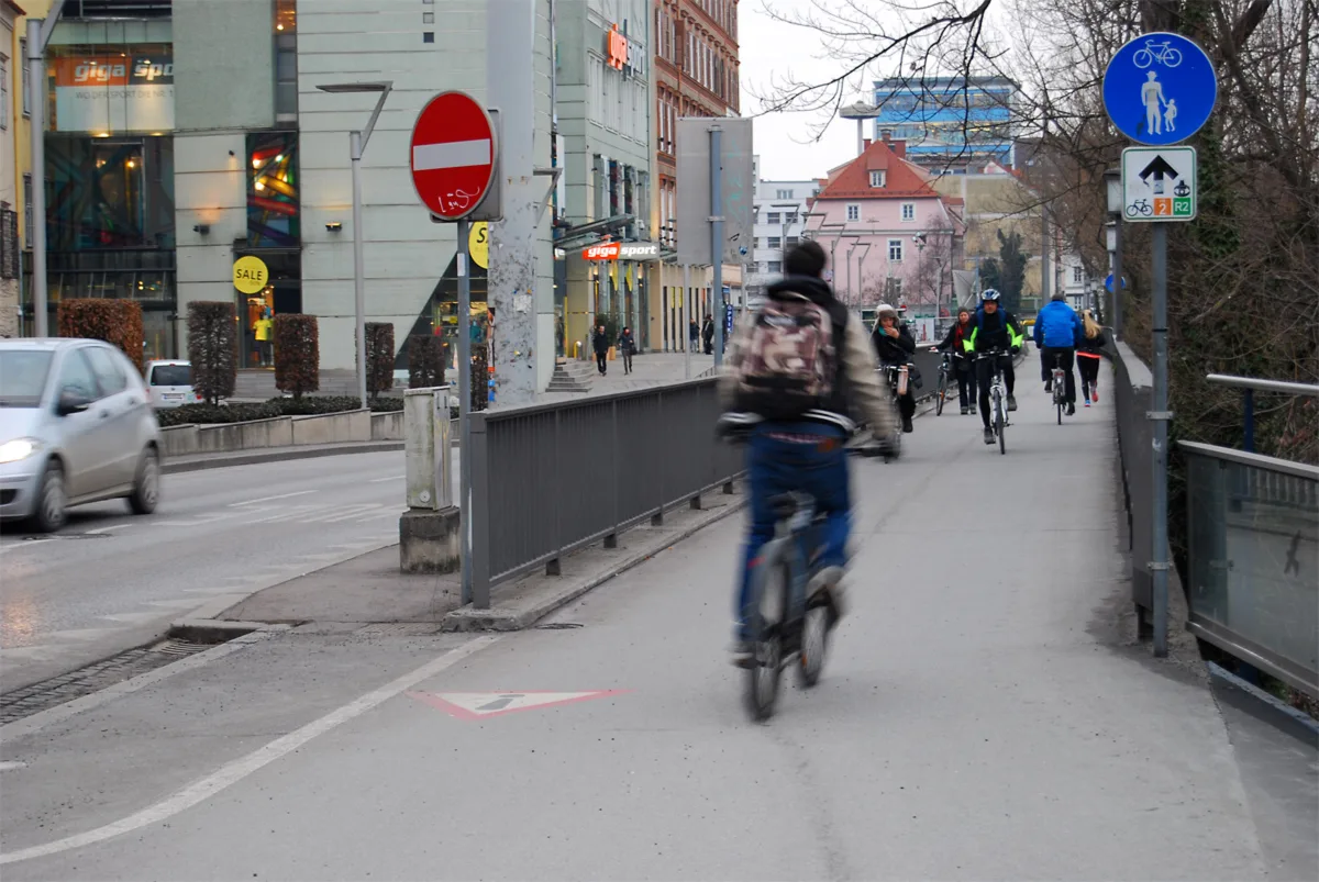graz per rad _ Murradweg Bereich Mursteg
