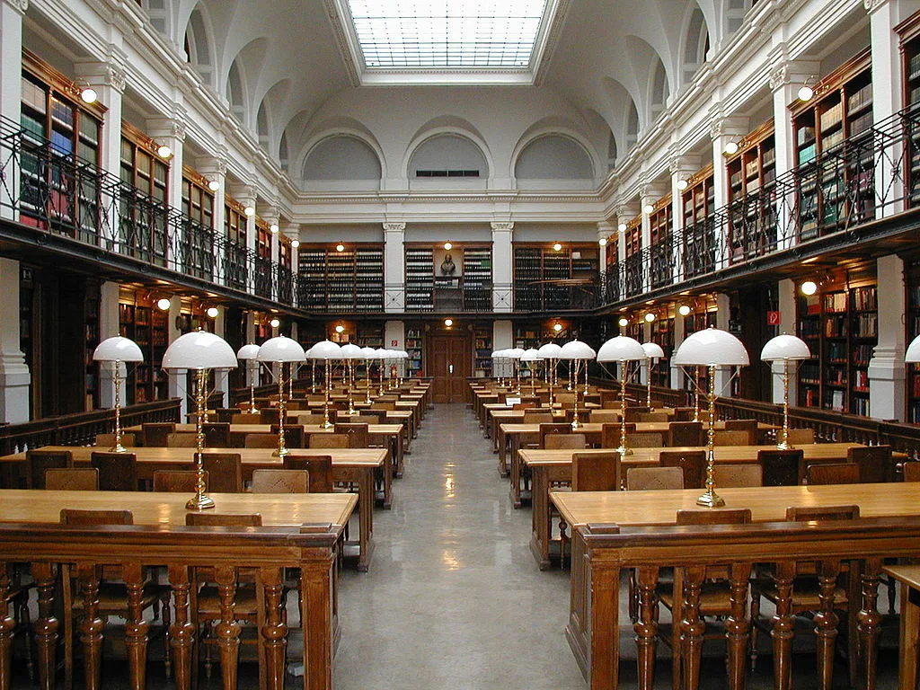 © Dr. Marcus Gossler Dr. Marcus Gossler - Eigenes Werk Der Lesesaal der Universitätsbibliothek Graz (19. Jahrhundert) am 2. September 2003. Das Bild wurde von Dr. Marcus Gossler aufgenommen und hochgeladen.