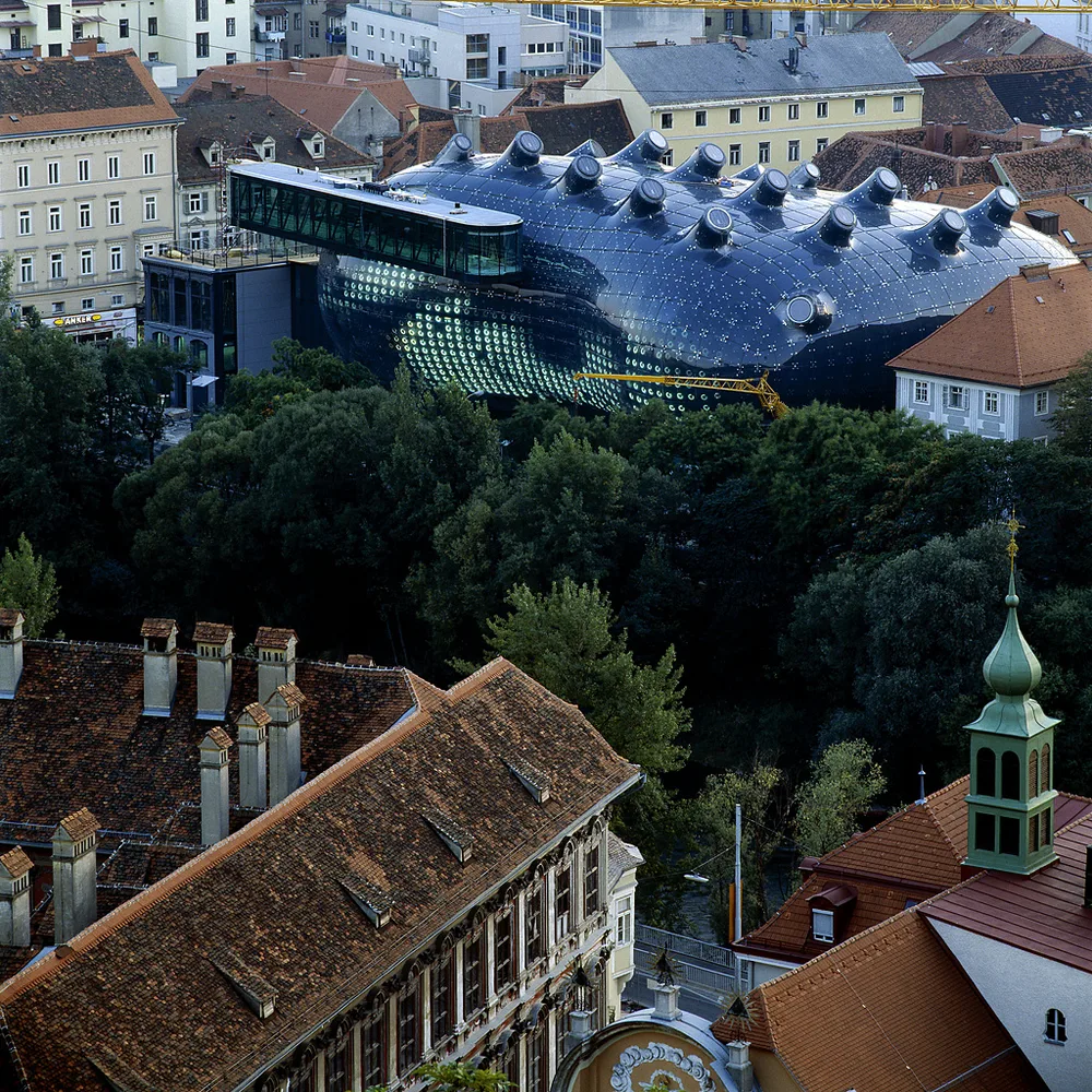 Kunsthaus Graz vom Schlossberg aus gesehen