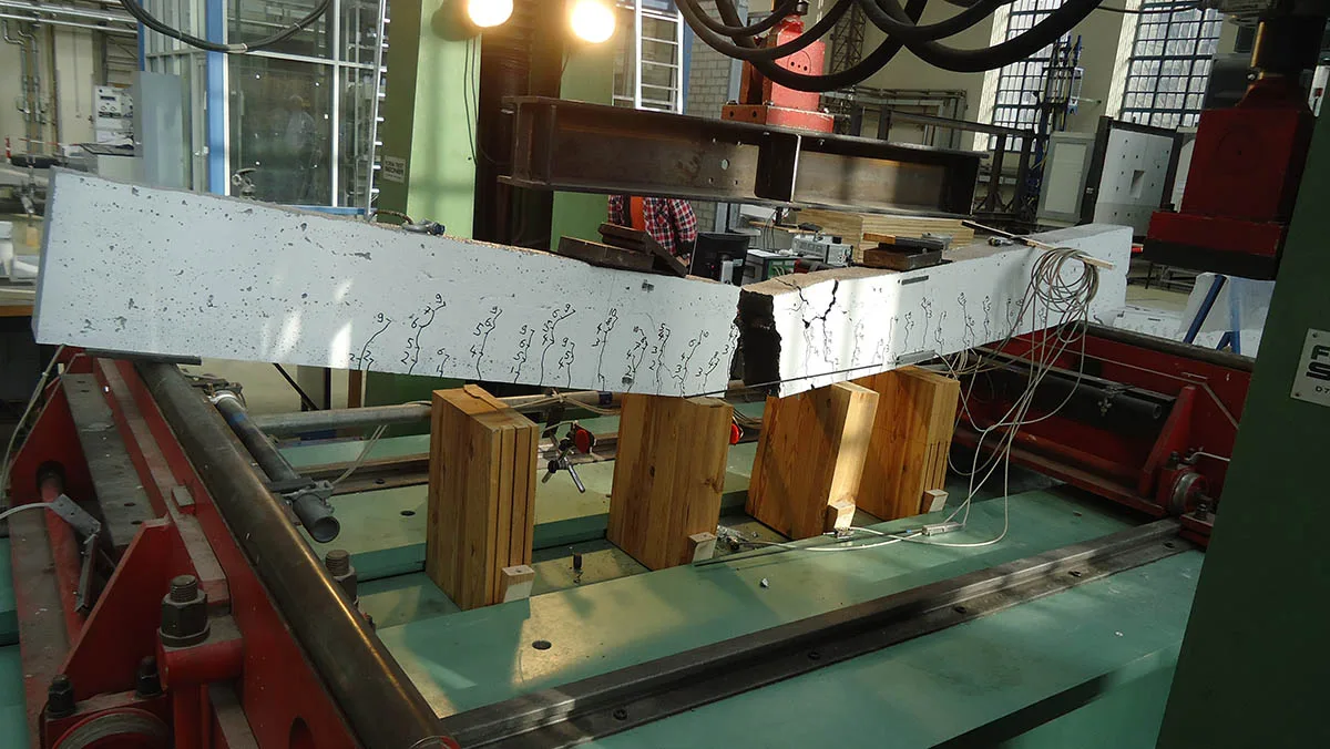 © TU Berlin, FG Entwerfen und Konstruieren – Massivbau (Prof. Schlaich) bild_03_tu_berlin_monolithisch_ilc-balkenversuch.jpg