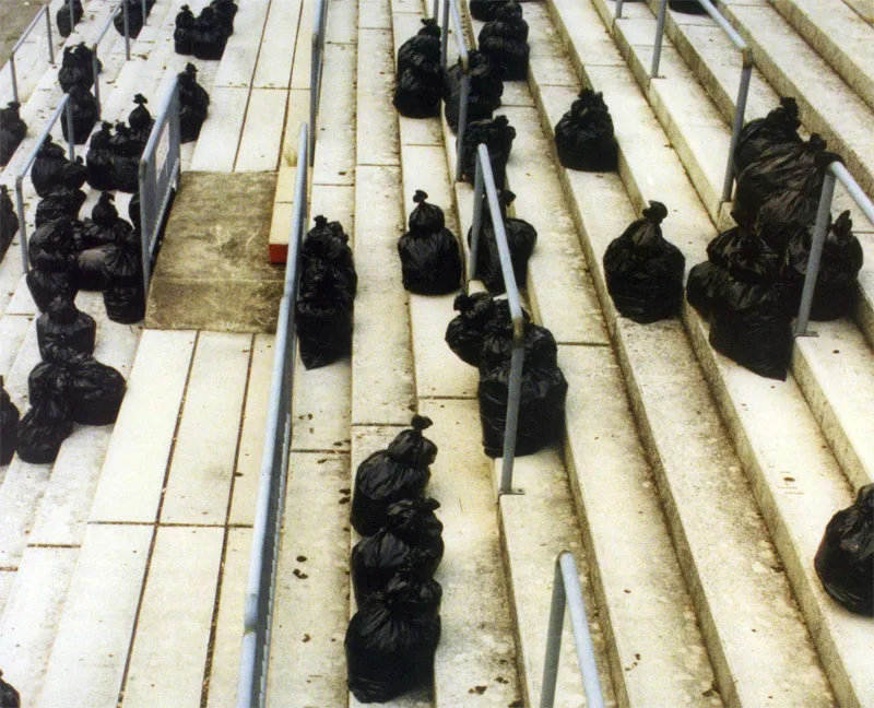 3_passionsspiel_installation_von_christianmarczik_ehem_gak_platz_2000.jpg