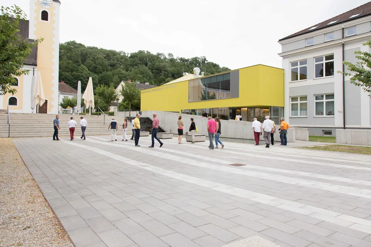 dorfplatz_musikschule_clandluft_mkirchner.jpg