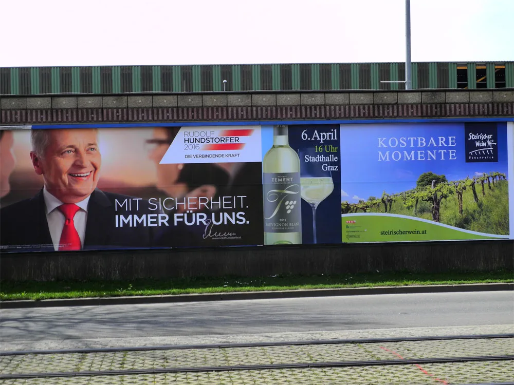 VOR DER KABINE