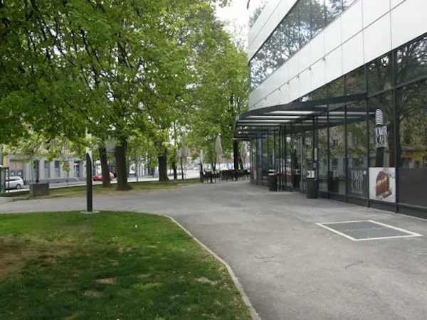 4-_nordansicht_mit_towercafe.jpg