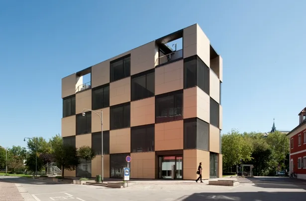 2007_09_nik_candreasbuchberger_exteriorview05.jpg