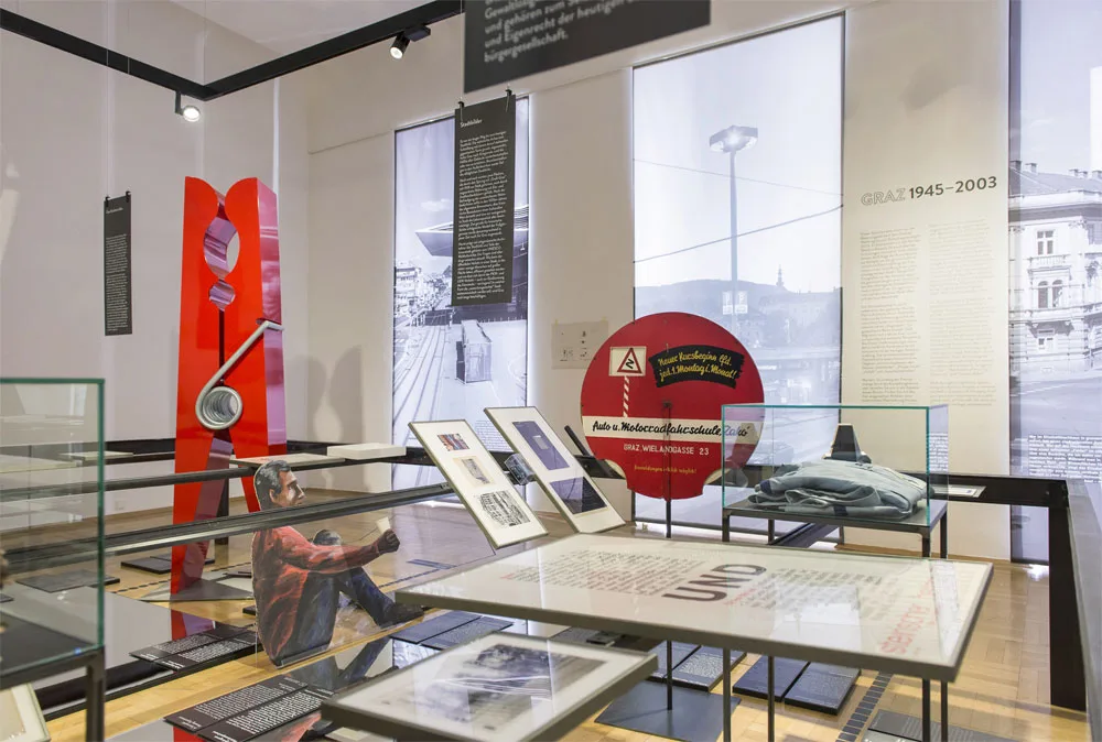 © Lena Prehal 1_ausstellungsansichtcgrazmuseum_foto_lena_prehal.jpg