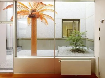 Kunst am Bau: Sonja Gangl "Farbresonanzen", 2007, Funktionstrakt am LKH Rottenmann. Foto: Paul Ott