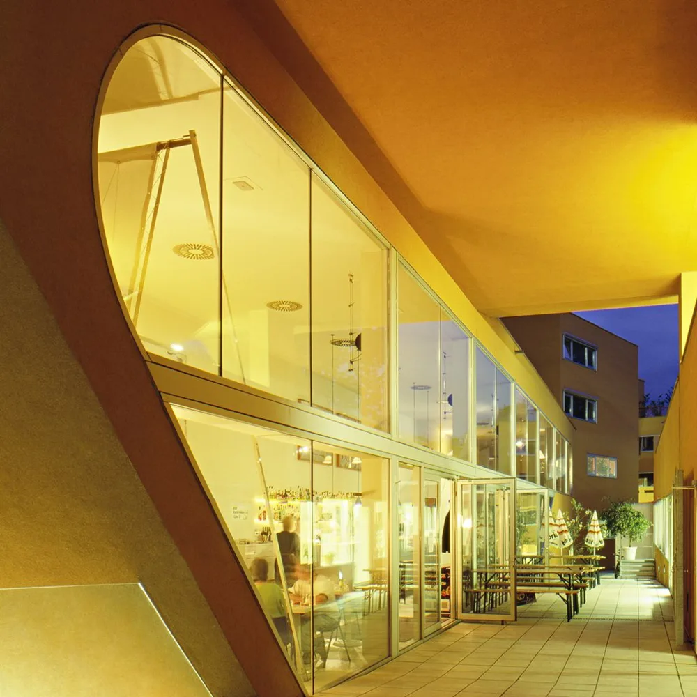 © Hertha Huraus gemeinschaftskuche_in_der_sargfabrik_wien_bkk-2_wien_1992-96_c_hertha_hurnaus.png