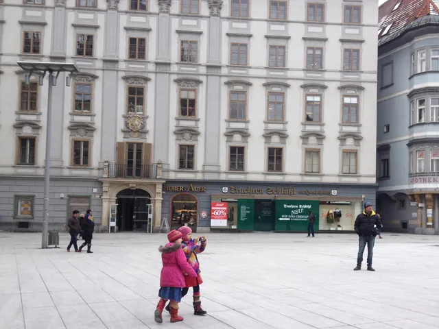 04_augenblick_fotos_werden_in_der_stadt_gemacht.jpg