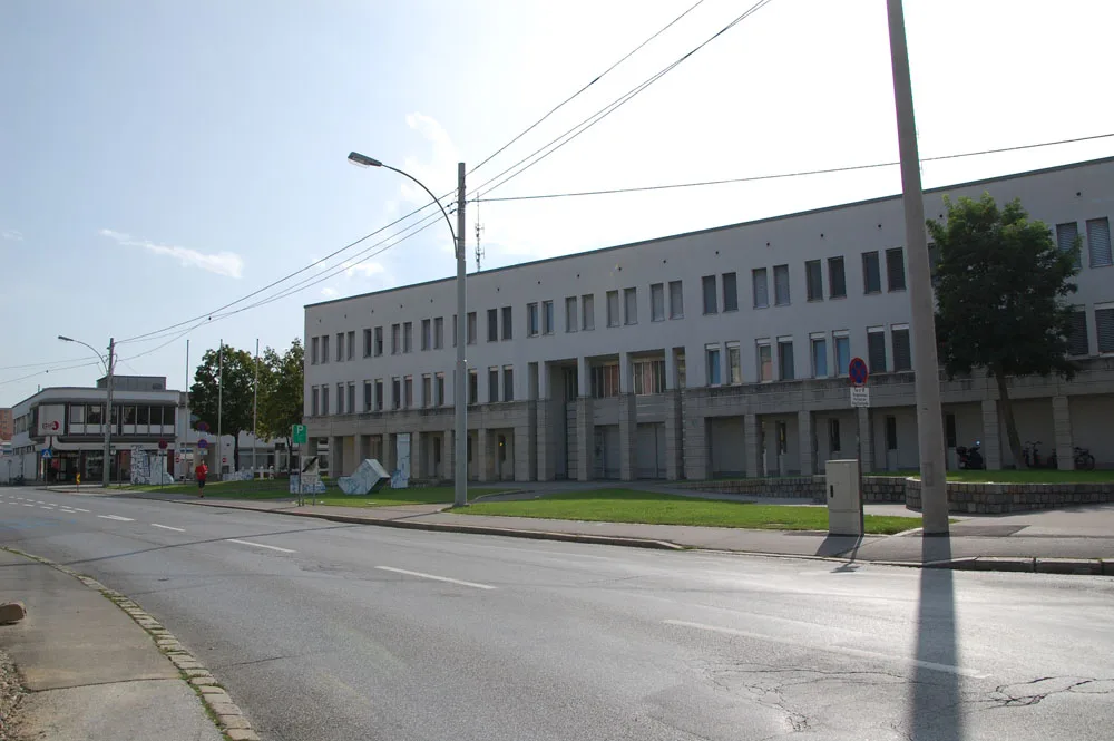 bild_5_gruner_vorbereich_polizei.jpg