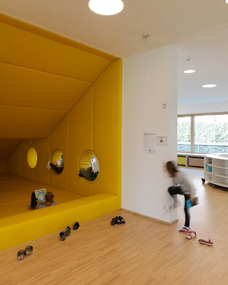 12_lesehihle_bibliothek.jpg