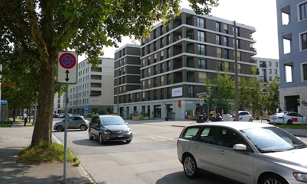 © Elisabeth Anderl huntzikerareal_zugang_-_1_1.jpg