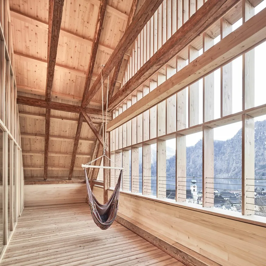 © Volker Wortmeyer o_umbau_kindergarten_-_unterach_am_attersee_bild-4von7_ooe_kiga_unterach_terrasse_dg_jpg.jpg-web.jpg