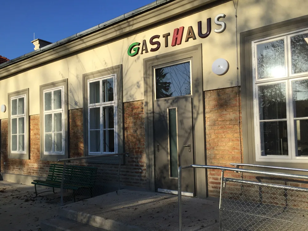 cgaupenraub_gasthaus-eingang_img_3325_1000px.jpg
