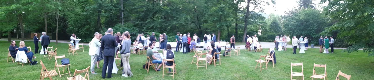picknick_im_schlossgarten_eggenberg.jpeg