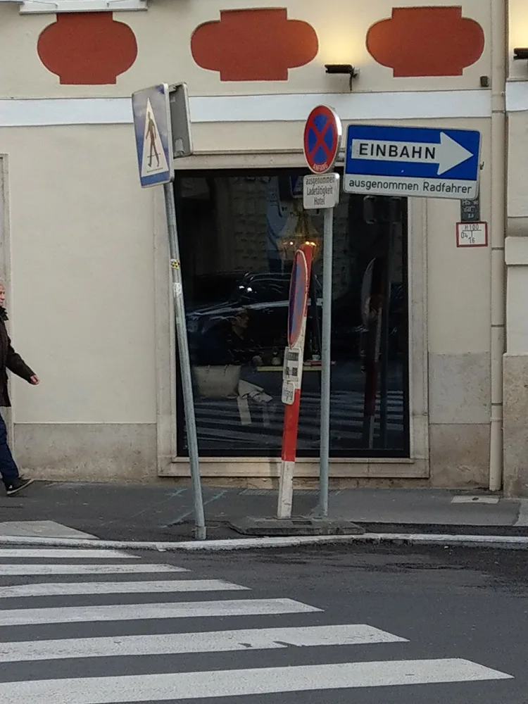 bild_4_schilderwald_raubergasse_ecke_landhausgasse.jpeg