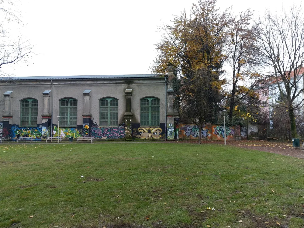 11_postgarage_mit_roesselmuehlpark.jpeg