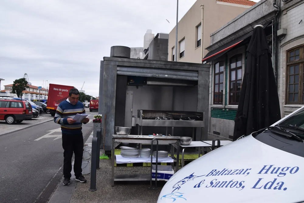 © Elisabeth Kabelis-Lechner bild_3-_restauranbox-rueckseite_mit_offenem_griller.jpg