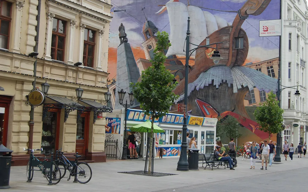 © Elisabeth Kabelis-Lechner bild_9_lodz_-stadtmoebel_abgestimmt_.jpg