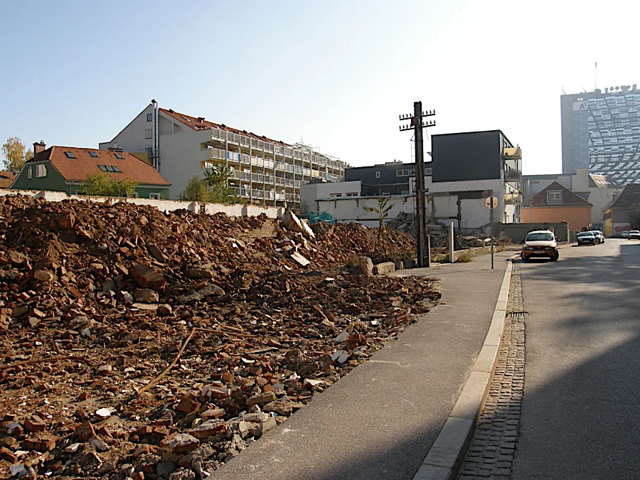 © Elisabeth Kabelis-Lechner bild_4_grenadiergasse_7-9_vor_neuverbauung.jpg