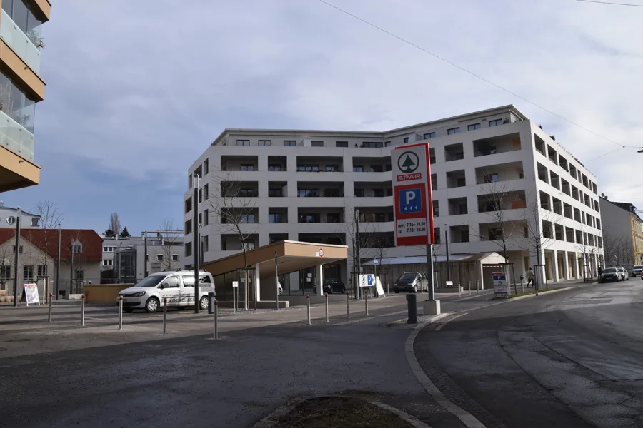 © Elisabeth Kabelis-Lechner 6_platz_von_norden_.jpg
