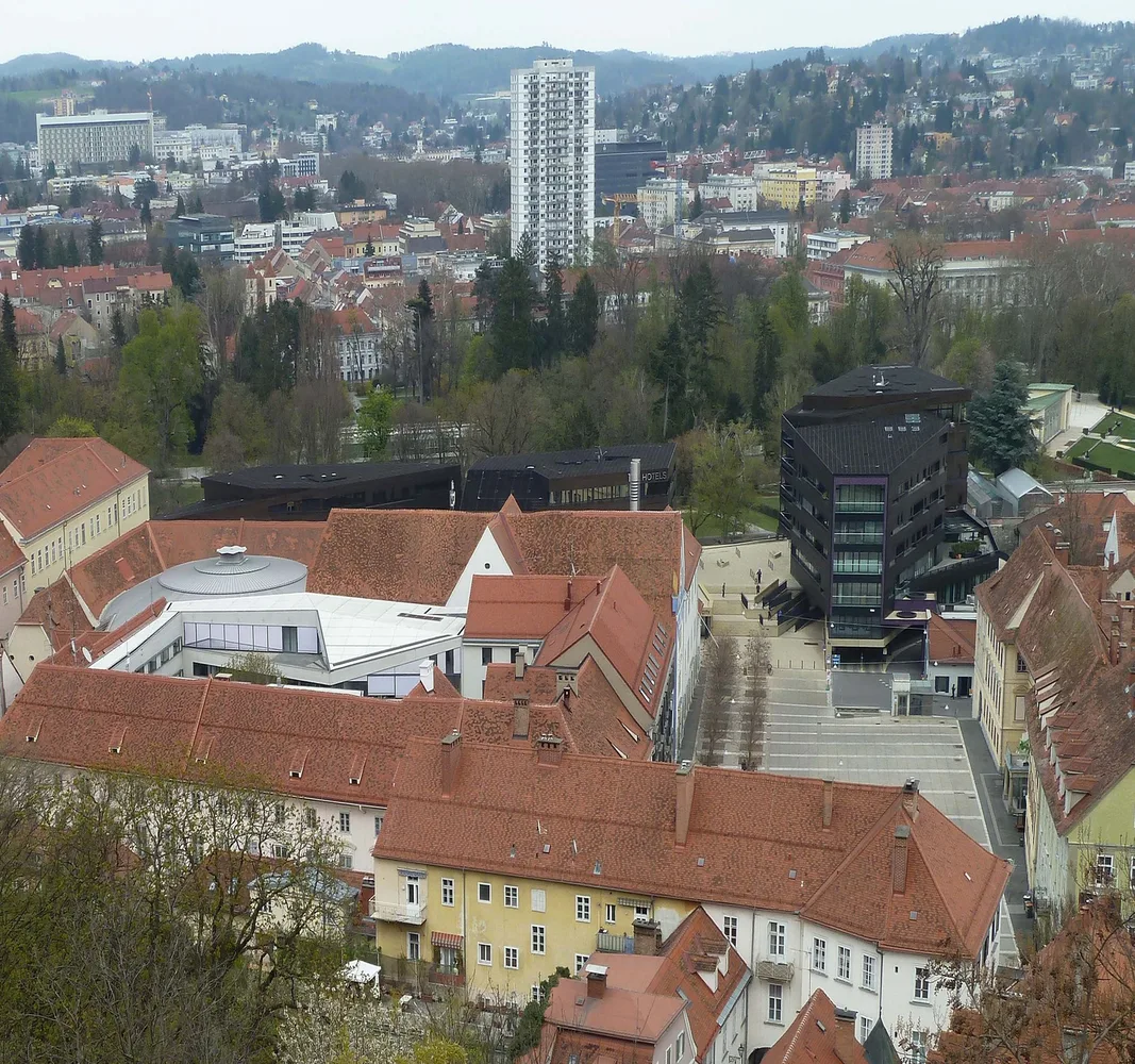 2_barbara_schlossberg-ka4_freetransfom1_crop_m5.jpg