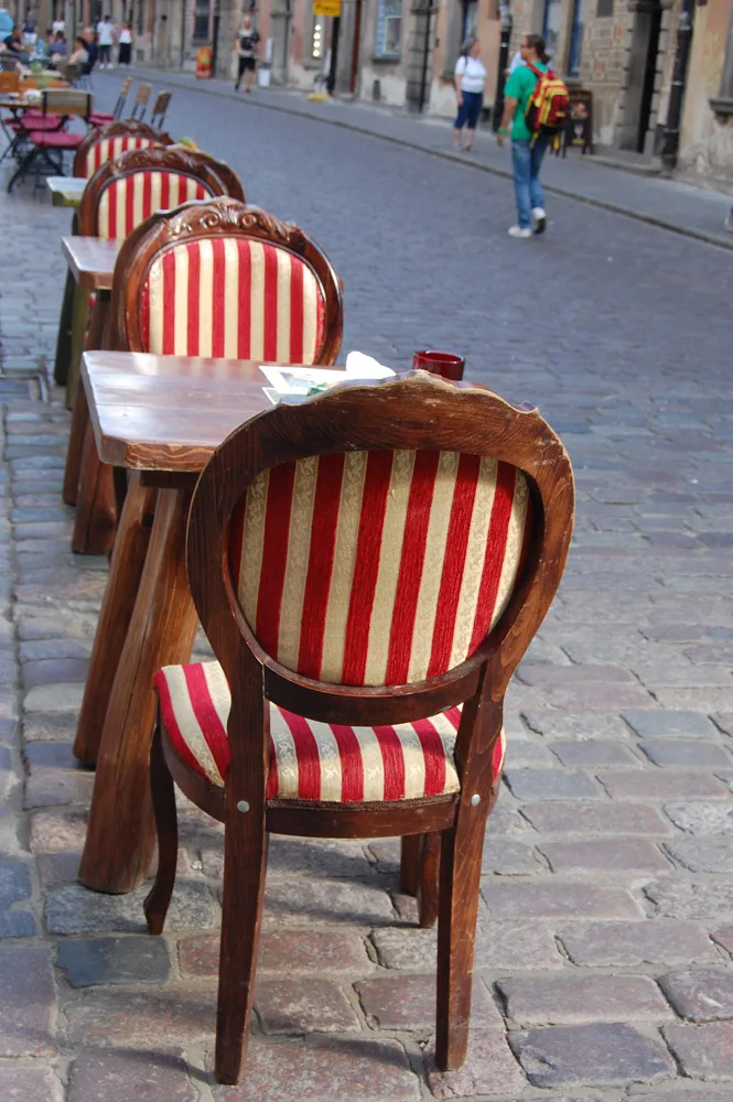3_gastgarten_in_altstadt_von_warschau.jpg