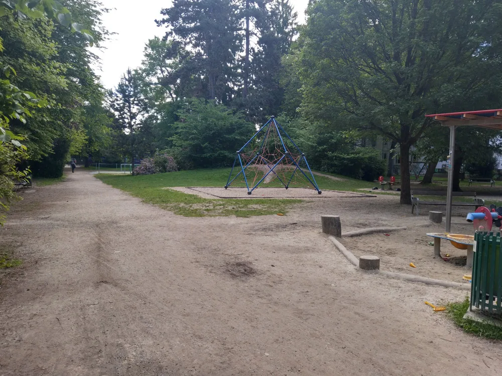 bild_4_august_mathey-park_spielplatz.jpg