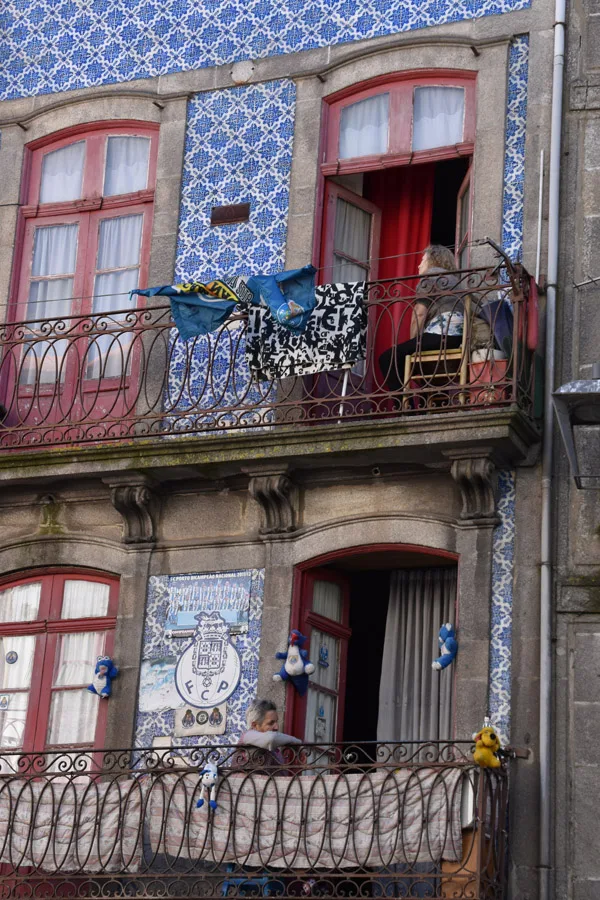 bild_6_-_franzoesische_fenster_in_porto_.jpeg