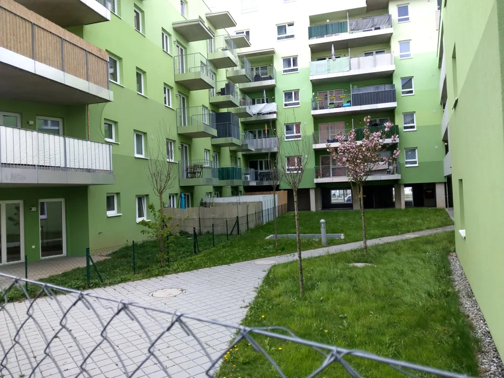 1_triesterstrasse_hof_1.jpg