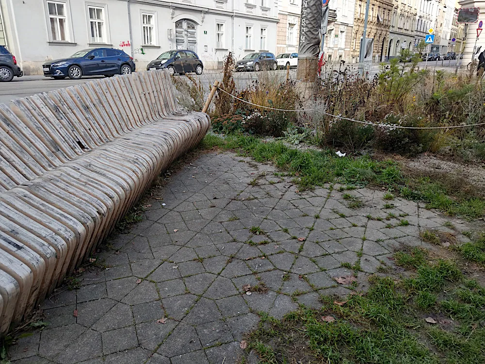 bild_2_loungemoebel_-_produziert_im_rahmen_vom_designmonat_2018_design_a._vatovanni.jpg