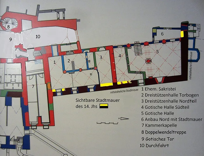 bild_1_nordtrakt_mit_stadtmauer.jpg