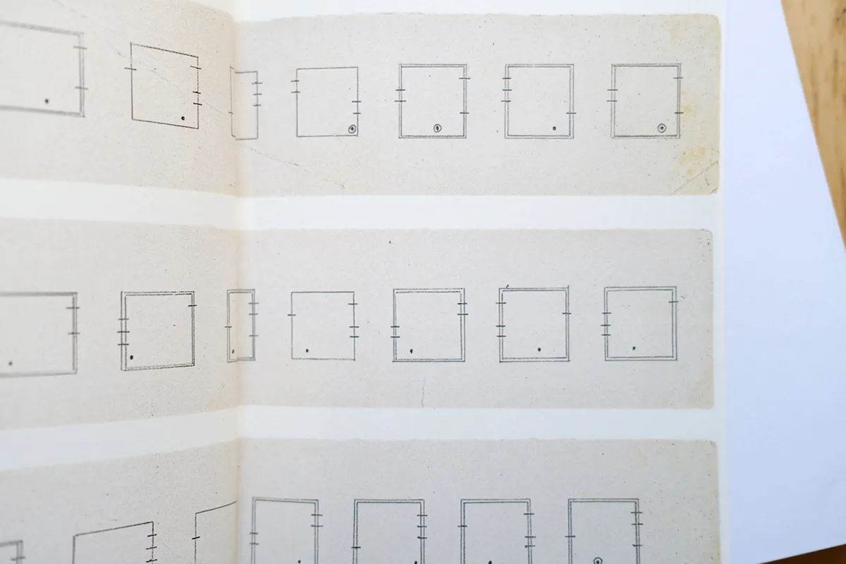 © Bettina Landl David Tudor, „Nomographs", Spielpartitur für John Cages Variations II, 1961, Tinte auf Karton, Getty Research Institute, Los Angeles (980039), Detail, Ausstellungskatalog S. 26/27
