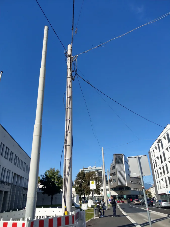 03_extra_masten_in_karlauerstrasse.jpg