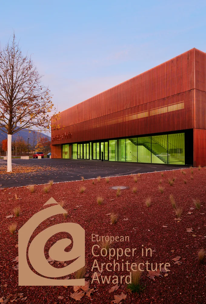 © --
Quelle: paul ott photografiert European Copper für Sporthalle St. Martin
