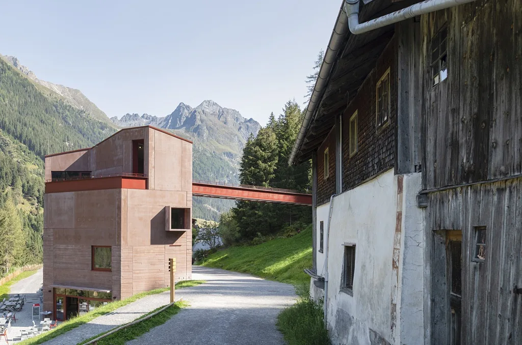 © Lukas Schaller tiroler_steinbockzentrum_st._leonhard_im_pitztal_rainer_koberl_daniela_kross_c_lukas_schaller.jpg