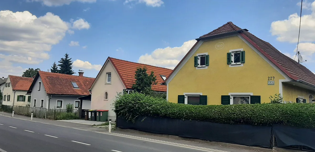 © Peter Laukhardt 2022-06_news_schau doch 20_Engelsdorf_Liebenauer Hauptstraße 221, 223, 225, 227_(c) Peter Laukhardt
