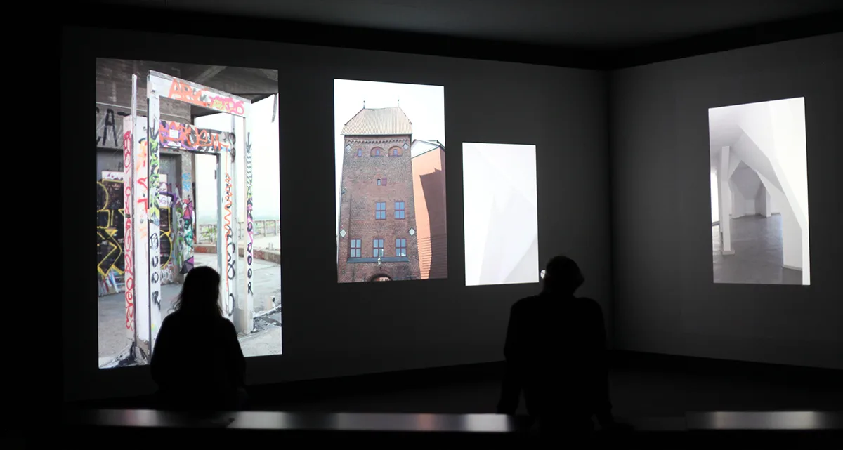 © Marlene Liska Wolfgang Tillmans: Book for Architects, mumok 2022 Installationsansicht 4