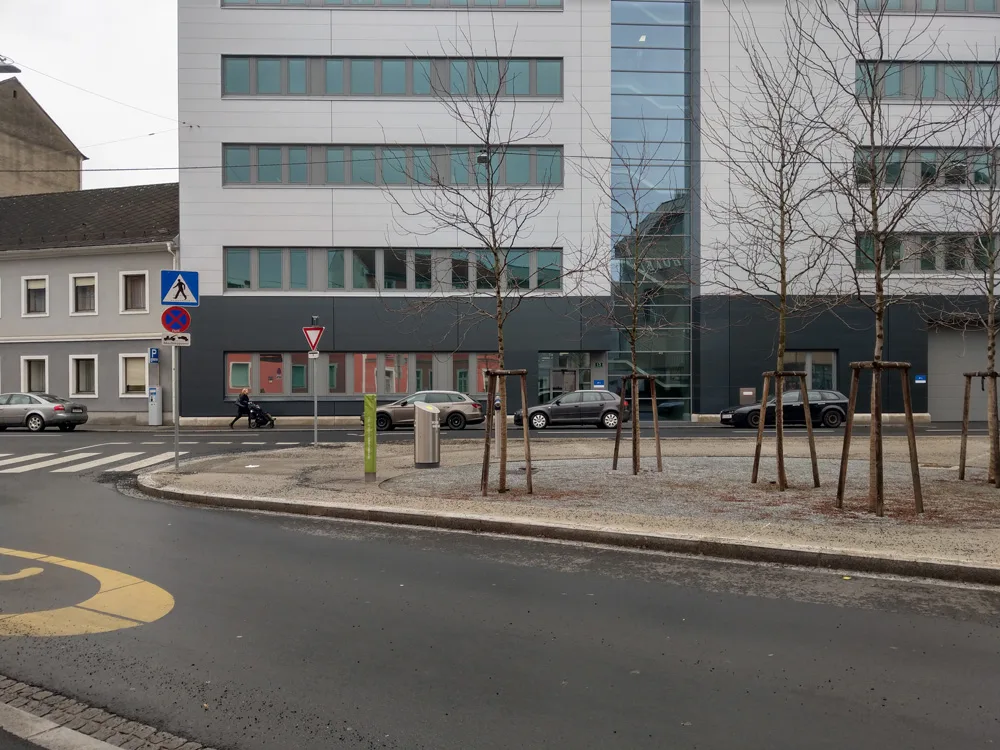 Pocketpark vor dem Lendhotel Graz