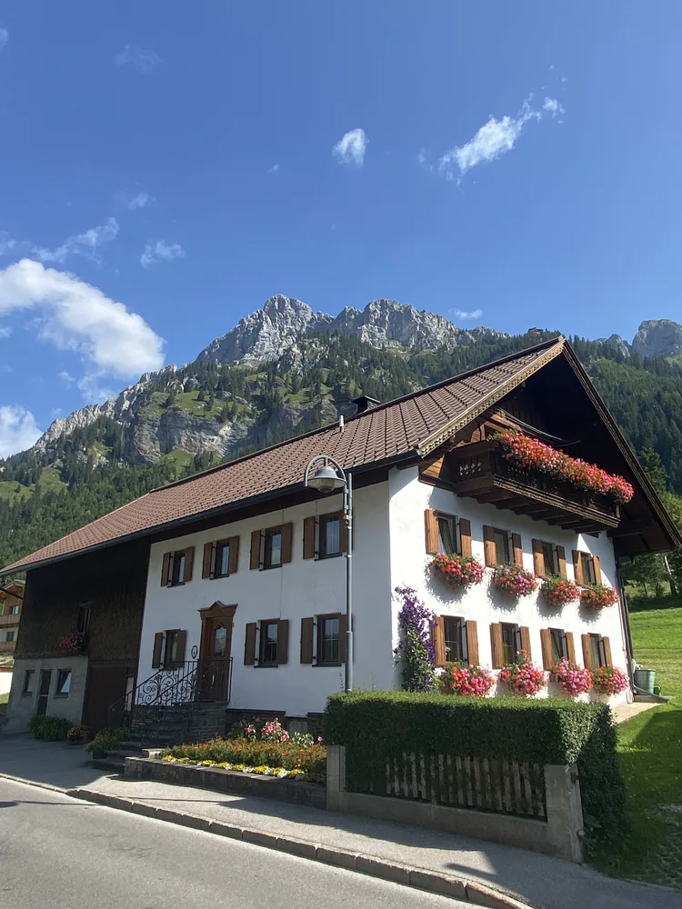 zeller_einhof_im_tiroler_stil_lowres.jpg