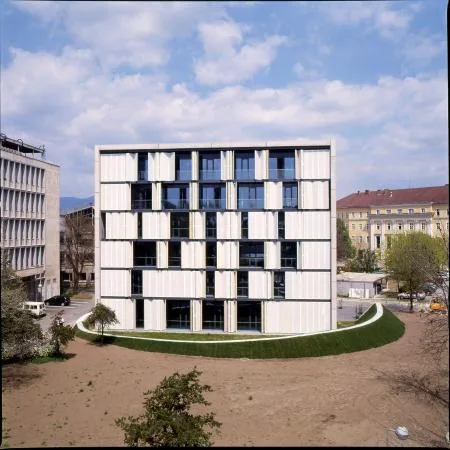 zita_oberwalder_suedfassade03_0.jpg