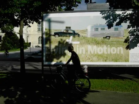 mracek_sommer_5_anweisungen_auf_den_werbeplakaten_0.jpg